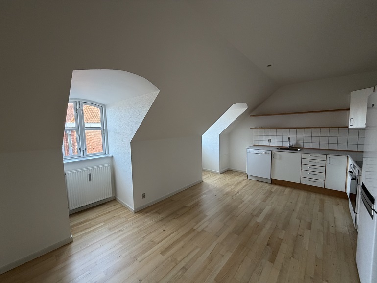 130-130004-4-1f85f702b7050dcf7a0561b575505b3e