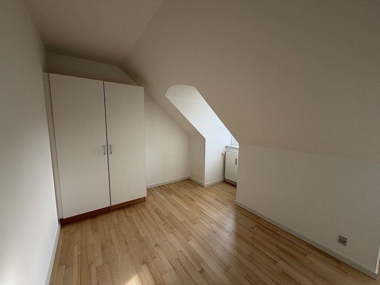 130-130004-4-8f4a8ef4f9e426eac286f9f34a40a13c